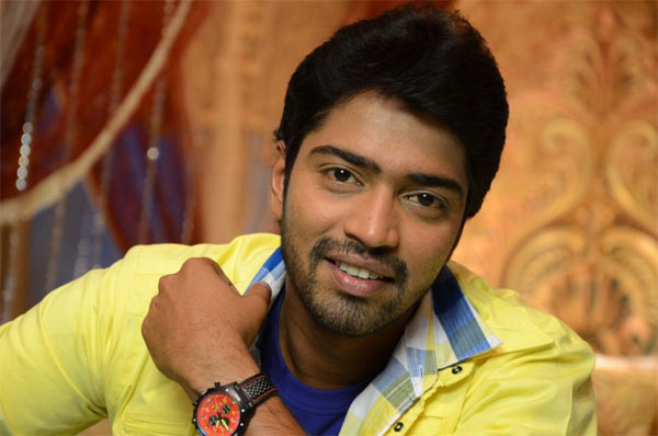 allari naresh,engagement,virupa,james bond movie  అల్లరోడికి లగ్నం కుదిరింది..!